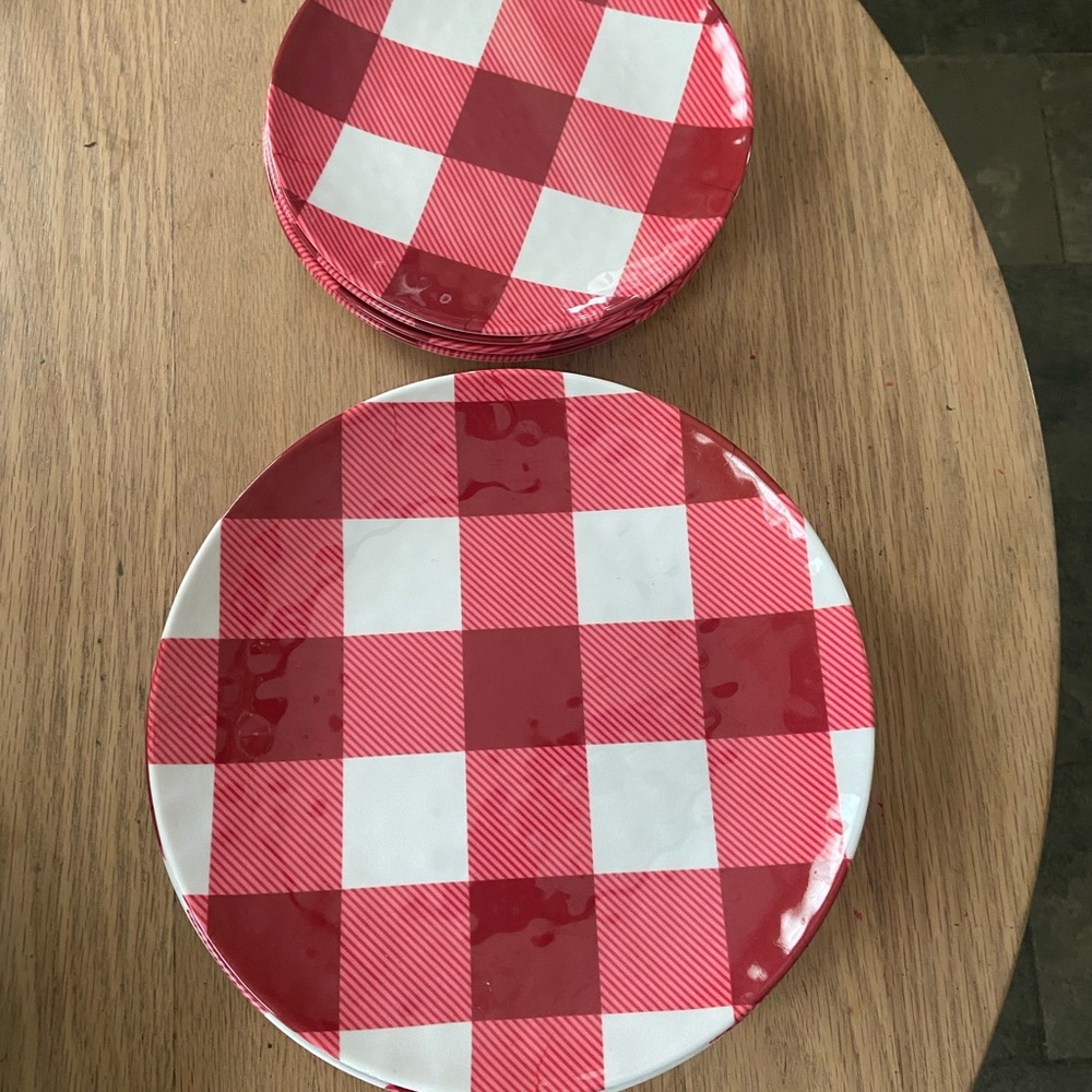 Gorgeous Frog Hill outdoor dinnerware